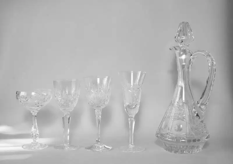 A-534 – Kristallkaraffe mit Schliffgläsern